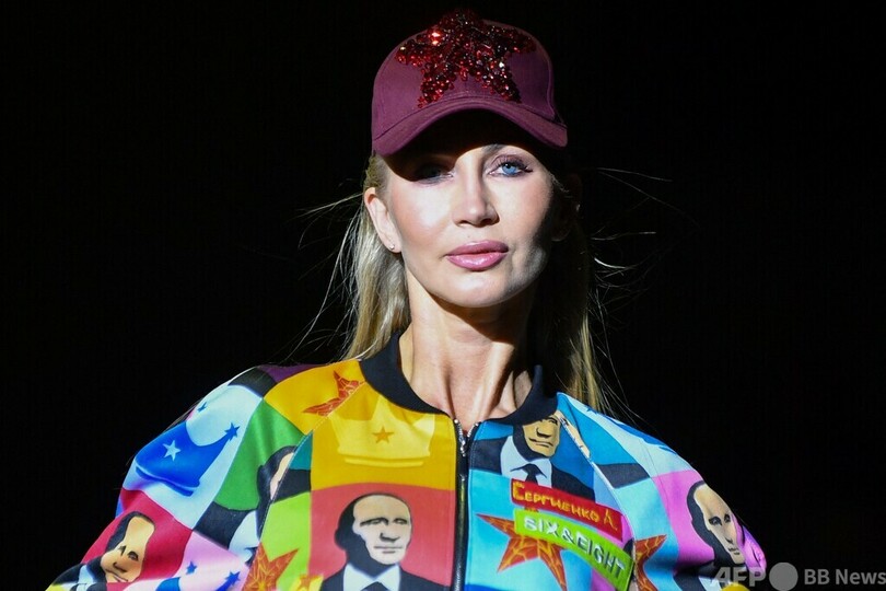 プーチン氏にオマージュささげる愛国ファッションショー ロシア