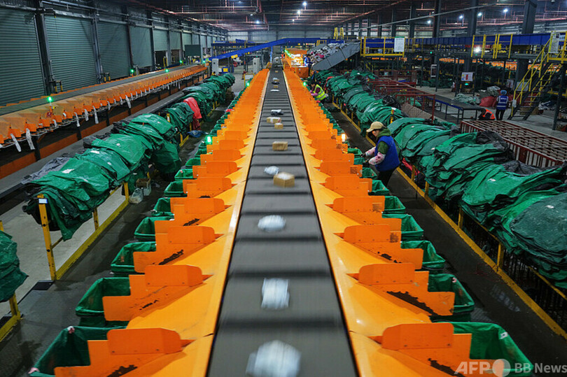 中国 1人当たりの年間宅配便利用量が141件に