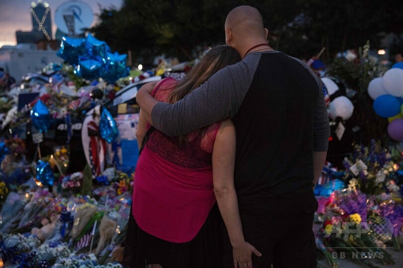 米警官銃撃犯、大規模な攻撃計画か 死の直前に謎の血文字