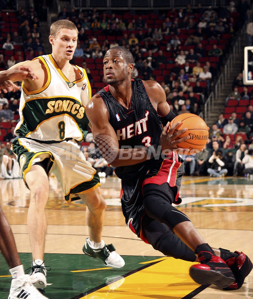 ＜06 07nba＞ヒート ウェイドのダブルダブルの活躍でスーパーソニックスに競り勝つ 米国 写真11枚 国際ニュース：afpbb News