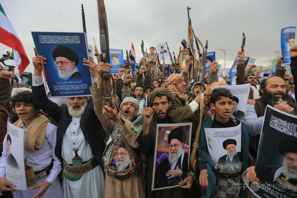 イエメンのフーシ派、イラン攻撃続けば中東戦争に介入と警告