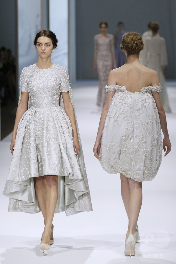 フェミニンで繊細なドリームドレス、「ラルフ＆ルッソ」15年春夏オートクチュール