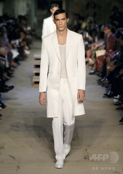 「ジバンシィ」16年春夏コレクション