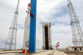 発射台に設置されたイランの衛星ロケット「シモルグ」。同国国防省公開（2017年7月27日公開）。(c)AFP/IRANIAN DEFENCE MINISTRY
