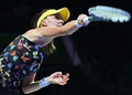 女子テニス、WTAツアー選手権（BNP Paribas WTA Championships - Singapore 2014）4日目。リターンを狙うアニエスカ・ラドワンスカ（Agnieszka Radwanska、2014年10月23日撮影）。(c)AFP/ROSLAN RAHMAN