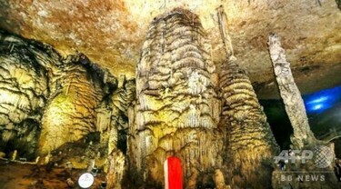 九天玄女洞の単体鍾乳石柱、世界最大と認証 湖南省張家界 写真2枚 国際