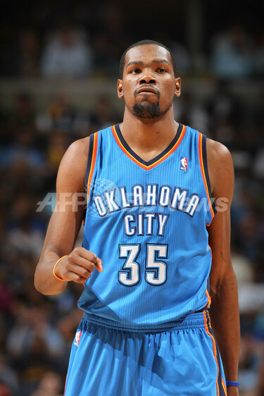 サンダーのデュラント、竜巻被害の本拠地に100万ドルを寄付 写真1枚