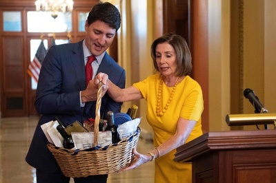 NBAファイナル勝敗予想で負け、米下院議長がトルドー加首相に「現物払い」