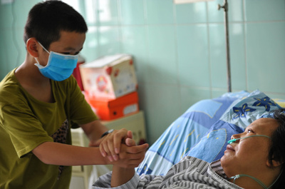 中国、義務教育を休学する子供が1年で1割未満に減少 832の貧困県