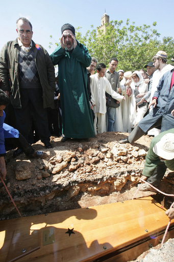 作家 故ドリス・シュライビ氏の葬儀が行われる - モロッコ