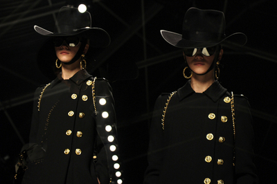 ＜12/13年秋冬ミラノコレクション＞モスキーノ