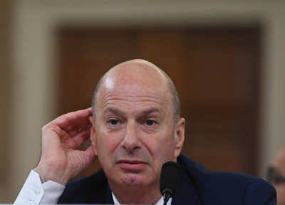 トランプ氏弾劾調査で証言の米EU大使、女性3人がセクハラで告発