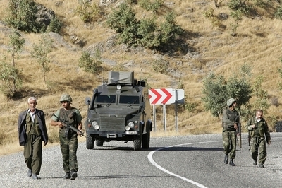 結婚式に武装集団が乱入、45人死亡 トルコ