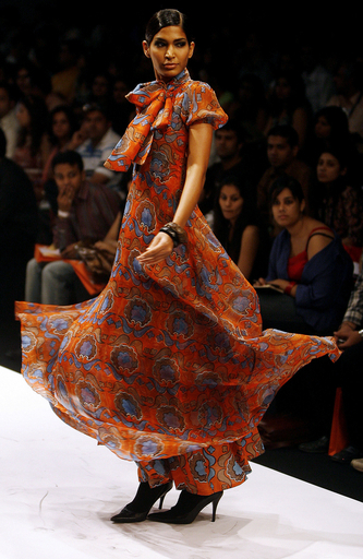 ＜08/09年秋冬インド・ファッションウィーク＞プジャ・アルヤら、新作発表