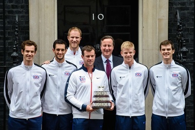 デビスカップ制覇の英国チーム、キャメロン首相を表敬