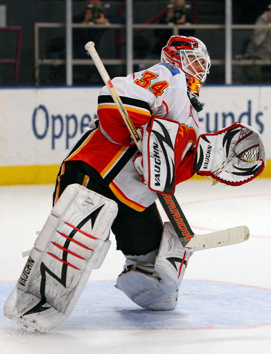 フレームス レンジャーズに完封勝利