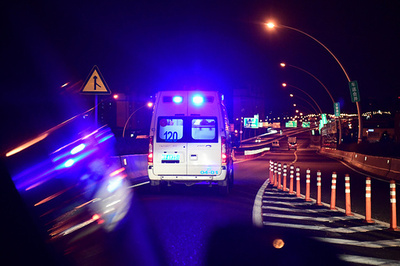 出発時刻に20分遅れて搭乗した客に拍手喝采 理由は人命救助 中国