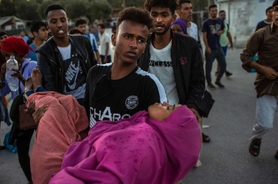 20年末までに移民1万人をトルコへ、施設の火災・暴動受けギリシャ政府が方針