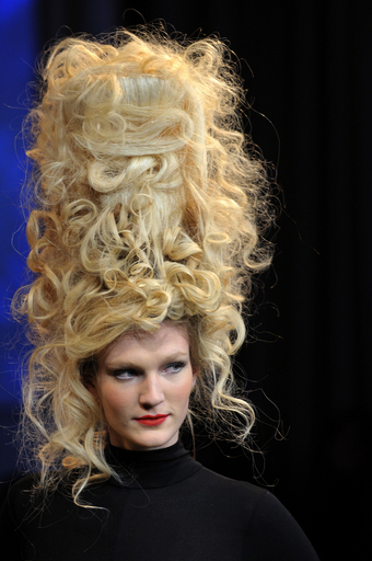 サンパウロでヘアーファッションショー、3人のヘアスタイリストが作品を発表