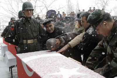 トルコ軍越境軍事作戦、死者は170人に