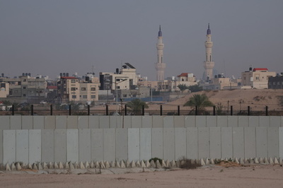 エジプト警備隊員、ラファ境界の銃撃戦で死亡 イスラエルも確認