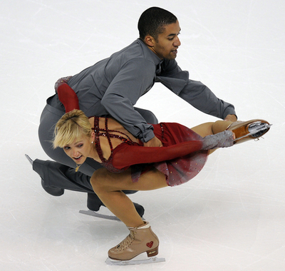 サフチェンコ／ショルコウィー組が逆転優勝、フィギュアGP第1戦