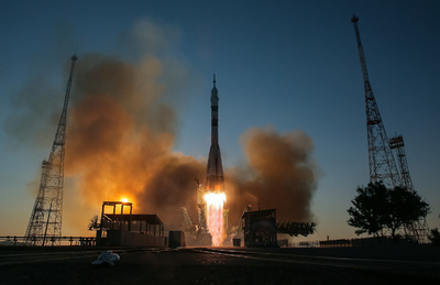 ロシア宇宙船がロ米の宇宙飛行士を乗せISSへ クルー交代ミッション