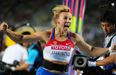アバクモワ 大会新記録で女子槍投げ金メダル獲得、世界陸上