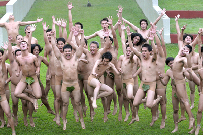 献身的な奉仕の心を、フィリピン大学創立100周年