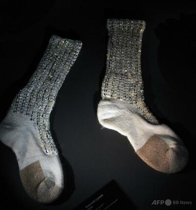 マイケル・ジャクソンさんの使用済み靴下 片方130万円超で落札