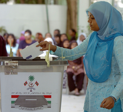 モルディブで政体決める国民投票　議会制か大統領制か