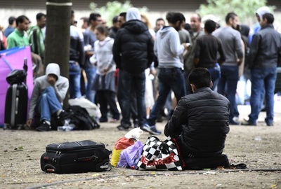 独、シリア難民の受け入れ要件緩和 EUで初