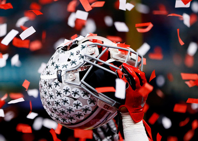 殿堂入りのアメフト選手、ヘルメット製造会社を提訴