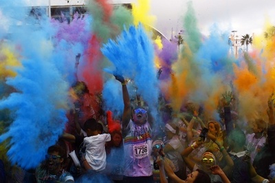 世界で最も楽しい5キロ走「カラー・ラン」、メキシコで初開催