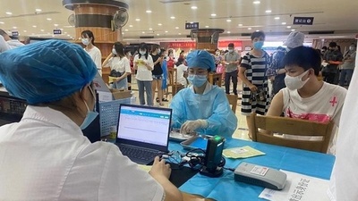 中国、コロナワクチン接種回数14億回突破 未成年者も接種開始