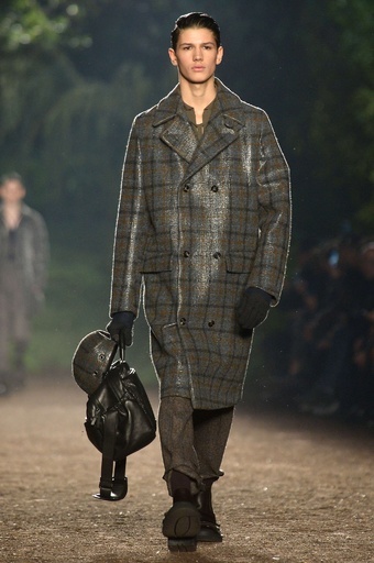 「エコ・リーダー」のための機能的な服、「エルメネジルド ゼニア」15/16年秋冬メンズ