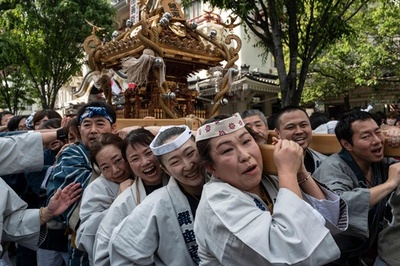 Festival held in Tokyo's Higashi-Ginza area