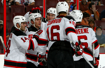 デビルズ プレシーズンマッチでフライヤーズを降す