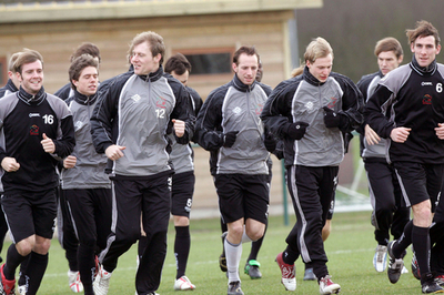 ＜サッカー UEFA杯＞ズルテ・ワレヘム ニューカッスル戦へ向けて練習を行う - ベルギー