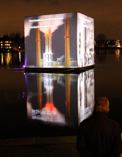 湖に浮かぶ「CO2キューブ」、コペンハーゲン