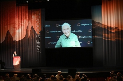 温暖化対策「時間は急速に減っている」 霊長類学者グドール氏