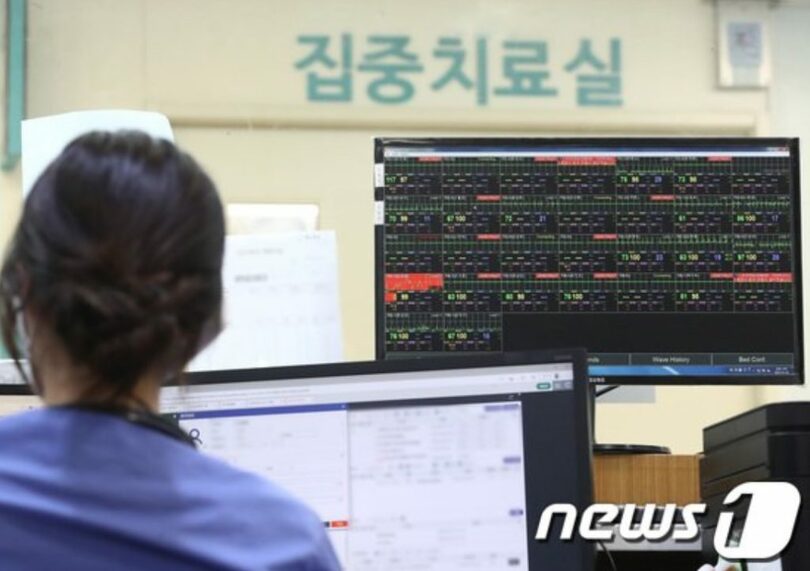 ソウルの新型コロナウイルス拠点専門病院で業務に携わる医療スタッフ（c）news1