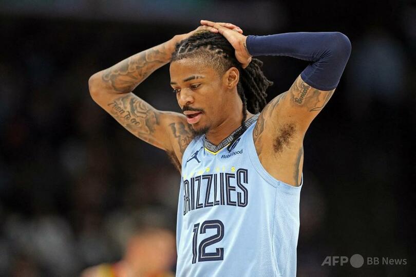 NBAがモラントに罰金 試合中に銃のポーズ