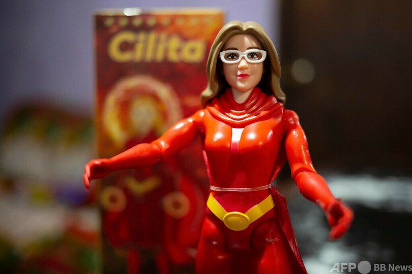 ベネズエラ、Xマスに大統領夫妻のフィギュア配布