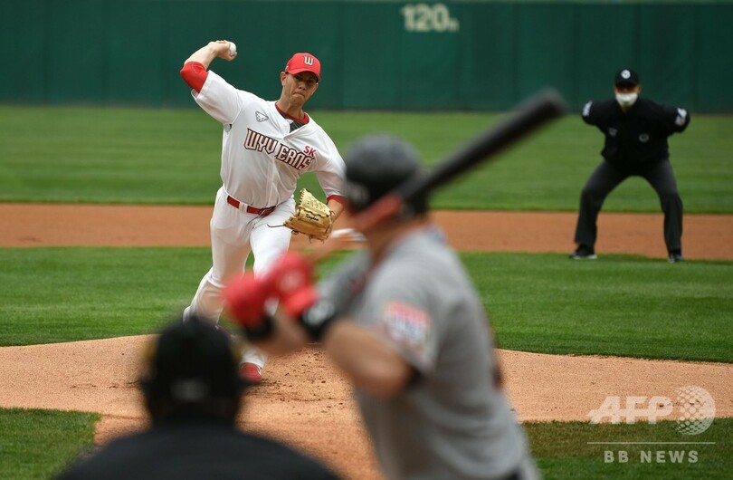 ファンなし、唾吐きなし 韓国プロ野球が開幕