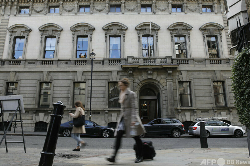 英「紳士クラブ」、女性の入会認める採決 報道