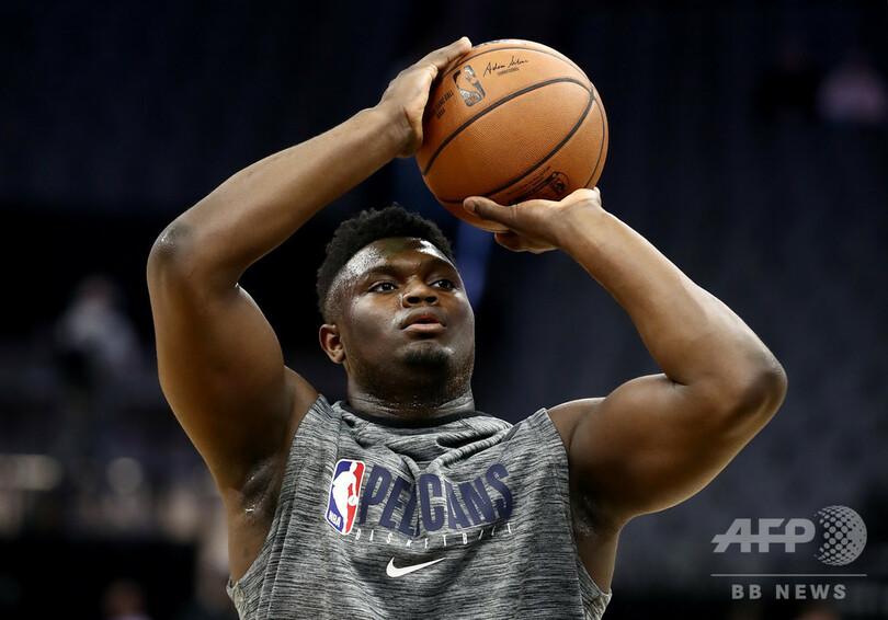 ザイオンが待望のNBAデビュー、4Qだけで17得点に「MVP」コール