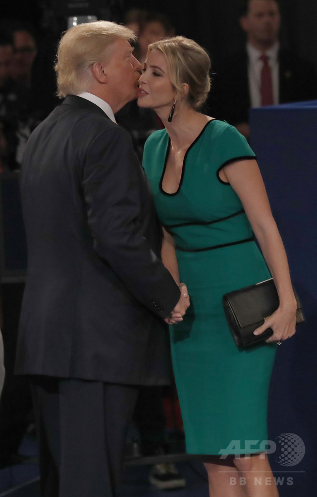 トランプ氏の娘イヴァンカさん、父親との絶妙な距離の取り方