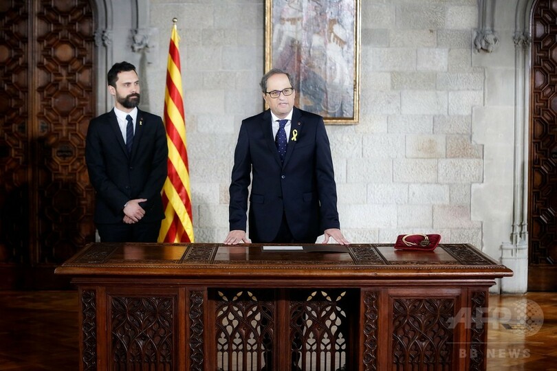 カタルーニャ自治州、新首相が就任宣誓 憲法順守に言及せず