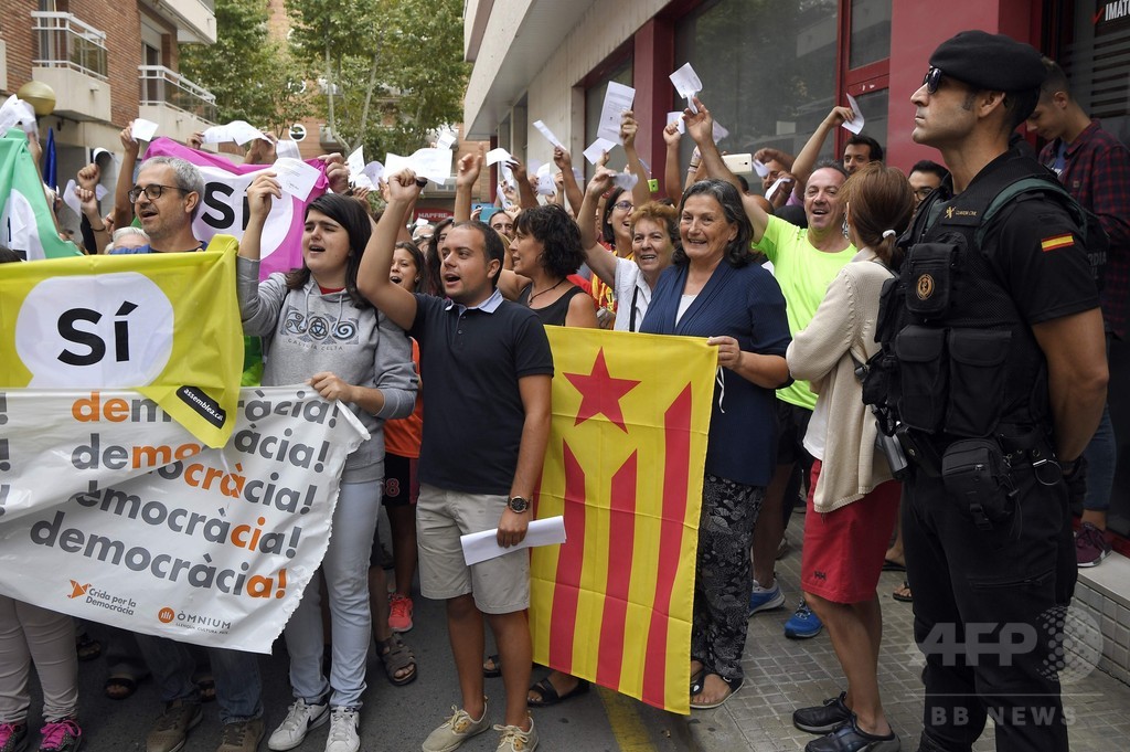 スペイン、カタルーニャ独立派首長700人に出頭命令 拒否なら拘束 スペイン、カタルーニャ独立派首長700人に出頭命令 拒否なら拘束